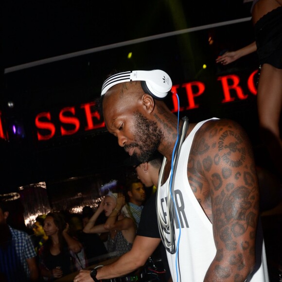 Exclusif - Djibril Cissé aux platines du VIP Room à Saint-Tropez. Le 22 Juillet 2015.