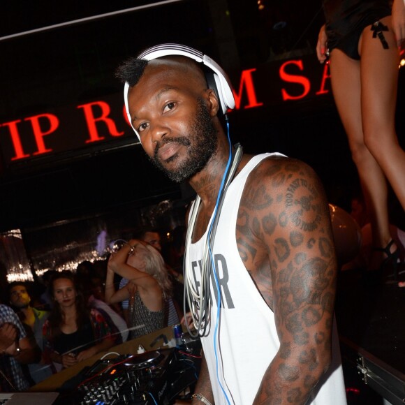 Exclusif - Djibril Cissé aux platines du VIP Room à Saint-Tropez. Le 22 Juillet 2015.