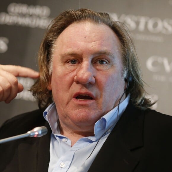 Gérard Depardieu présente la nouvelle collection de montre de la marque CVSTOS à l'hôtel Four Seasons à Moscou le 17 décembre 2014.