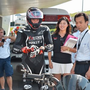 Keanu Reeves essaye sa moto sur le circuit de Suzuka au Japon le 25 Juillet 2015