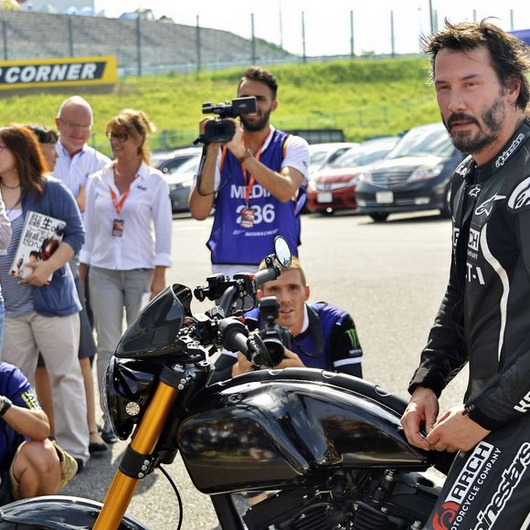 Keanu Reeves essaye sa moto sur le circuit de Suzuka au Japon le 25 Juillet 2015