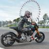 Keanu Reeves essaye sa moto sur le circuit de Suzuka au Japon le 25 Juillet 2015