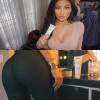 Kylie Jenner dévoile le secret derrière ses jolies formes. Pas d'opération de chirurgie esthétique : la bombe de 17 ans applique une crème miracle ! Photo publiée le 30 juillet 2015.