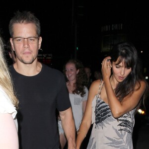 Matt Damon et sa femme Luciana Barroso vont dîner au restaurant Toca Madera à West Hollywood, le 31 juillet 2015.