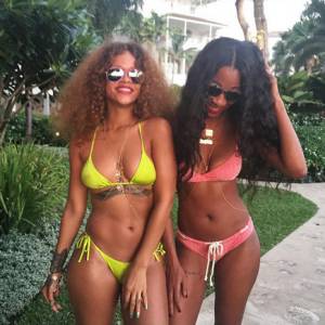 Rihanna et Melissa Forde en vacances à la Barbade. Photo publiée le 1er août 2015.