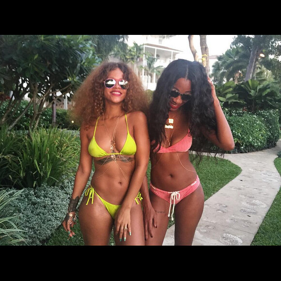 Rihanna et Melissa Forde en vacances à la Barbade. Photo publiée le 1er août 2015.