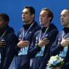Mehdy Metella, Florent Manaudou, Fabien Gilot et Jérémy Stravius après leur médaille d'or du 4x100 nage libre lors des championnats du monde de natation à Kazan en Russie le 2 août 2015