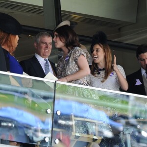 Sarah Ferguson et le prince Andrew prenaient part ensemble, avec également leurs filles les princesses Beatrice et Eugenie d'York, au Royal Ascot le 19 juin 2015.