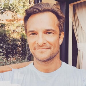 David Hallyday : selfie dans le Sud de la France