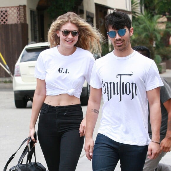 Joe Jonas et sa petite amie Gigi Hadid sont allés déjeuner à West Hollywood, le 22 juillet 2015