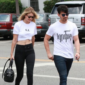 Joe Jonas et sa petite amie Gigi Hadid sont allés déjeuner à West Hollywood, le 22 juillet 2015