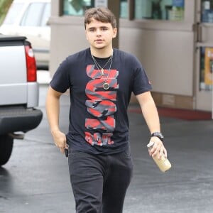 Prince Jackson s'arrête à une station service de Calabasas le 13 juin 2015. 