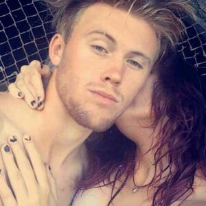 Paris Jackson embrasse son amoureux Chester sur Instagram / aout 2015