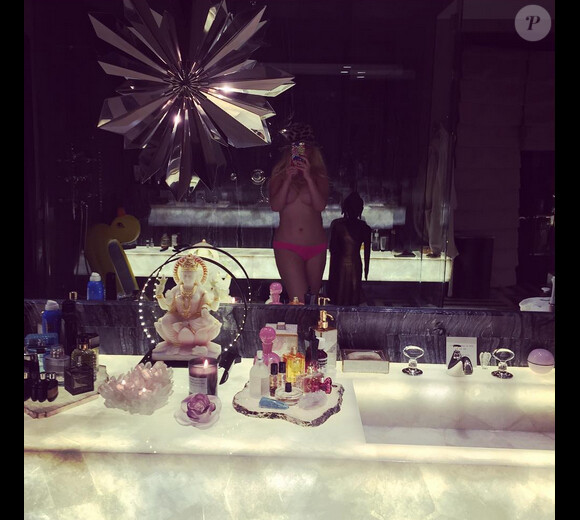 Christina Aguilera sexy en sous-vêtements / août 2015