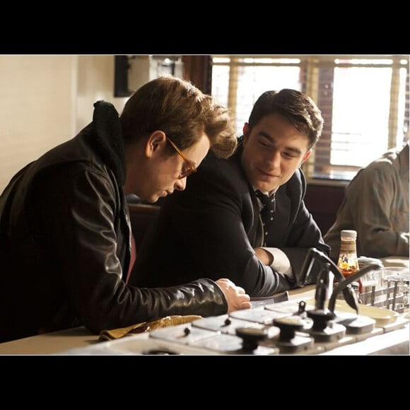 Robert Pattison et Dane DeHaan dans Life.