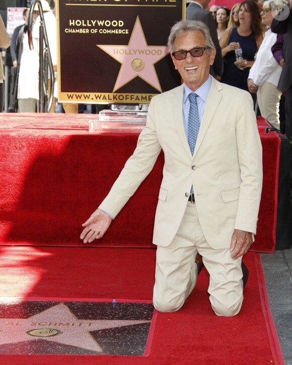 Al Schmitt a inauguré le 13 août 2015 son étoile sur le Hollywood Walk of Fame, à Los Angeles.