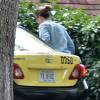 Exclusif - Jennifer Garner prend un taxi pour se rendre à l'hôtel où elle a décidé de séjourner pour ne pas rester dans la grande maison de location avec Ben Affleck à Atlanta, le 9 août 2015.