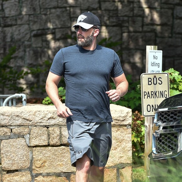 Ben Affleck, ses enfants Violet, Seraphina Rose and Samuel et sa mère Chris sont allés visiter le Fernbank Science Center à Atlanta, le 14 août 2015. 