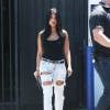 Kourtney Kardashian - Kris Jenner et sa fille Kourtney Kardashian se promènent dans les rues de Los Angeles, le 28 juillet 2015 