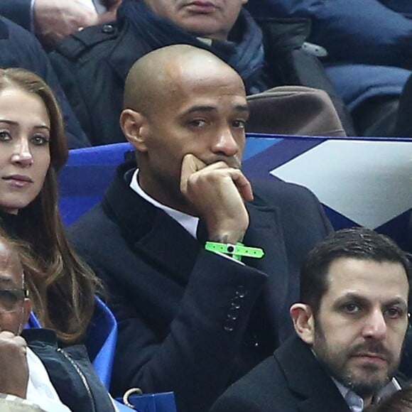 Thierry Henry et sa compagne Andrea Rajacic, au match amical France-Brésil au Stade de France à Saint-Denis le 26 mars 2015.
