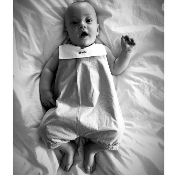 Liv Tyler présente son petit garçon Sailor, six mois au compteur (photo postée le 18 août 2015).