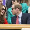 Kate Middleton et le prince William à Wimbledon le 8 juillet 2015. Le couple a entrepris de faire démolir le vieux court de tennis et d'en faire construire un nouveau dans sa propriété d'Anmer Hall.