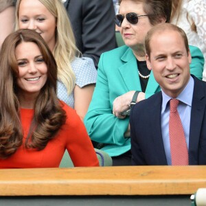 Kate Middleton et le prince William à Wimbledon le 8 juillet 2015. Le couple a entrepris de faire démolir le vieux court de tennis et d'en faire construire un nouveau dans sa propriété d'Anmer Hall.