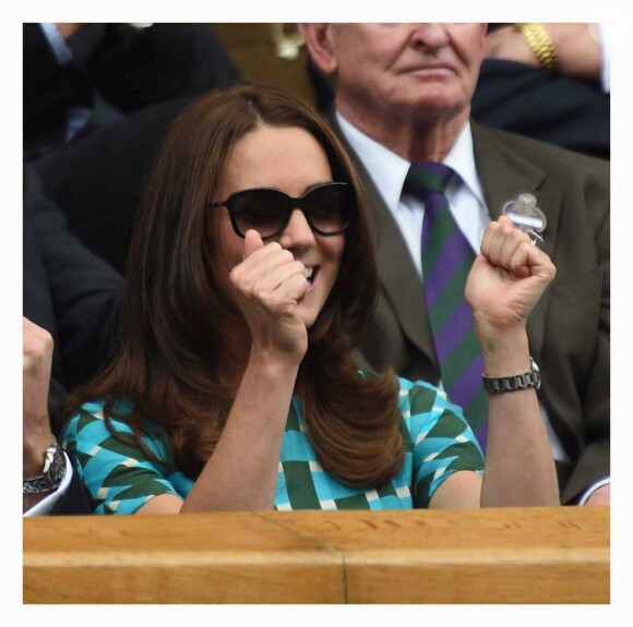 Kate Middleton, duchesse de Cambridge, lors de la finale masculine du tournoi de tennis de Wimbledon le 6 juillet 2014.