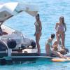 Xisca Perello, compagne de Rafael Nadal et des amies profitent de leurs vacances sur un bateau à Majorque, le 2 août 2015.