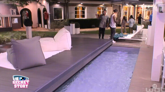 La piscine se dévoile dans Secret Story 9, sur TF1, le vendredi 21 aout 2015