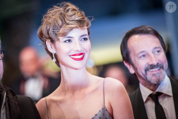 Louise Bourgoin et Jean-Hugues Anglade - Montée des marches du film "Shan He Gu Ren" (Mountains May Depart) lors du 68 ème Festival International du Film de Cannes, à Cannes le 20 mai 2015.