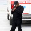 Exclusif - Bobby Brown, stressé, va rendre visite à sa fille Bobby Kristina Brown avec d'autres membres de la famille au centre médical DeKalb à Decatur, le 20 avril 2015.