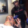 Chris Brown et son tatoueur King Rico. Photo publiée le 25 août 2015.