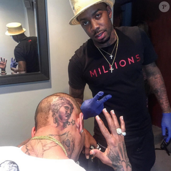 Chris Brown et son tatoueur King Rico. Photo publiée le 25 août 2015.
