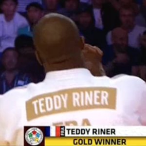 Image de la finale de Teddy Riner sacré champion du monde de judo des plus de 100 kilos à Astana, le 29 août 2015.