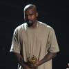 Kanye West sur scène pour recevoir le Michael Jackson Video Vanguard Award lors des MTV Video Music Awards au Microsoft Theater de Los Angeles, le 30 août 2015