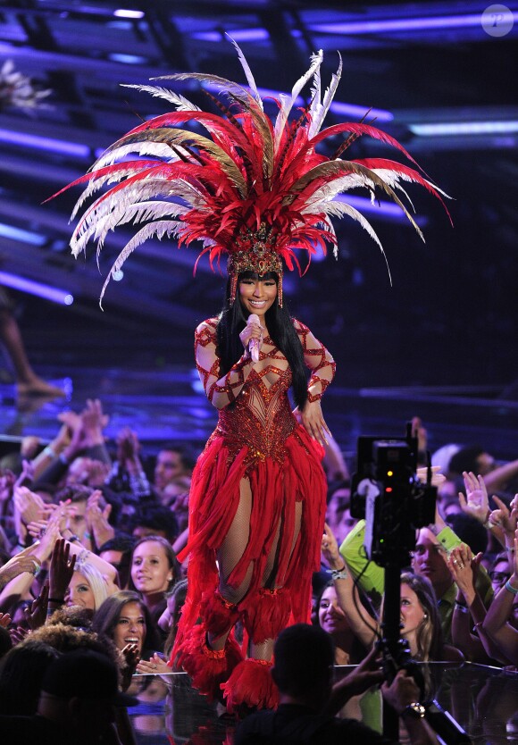Nicki Minaj sur scène lors des  MTV Video Music Awards au Microsoft Theater de Los Angeles, le 30 août 2015