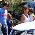 Halle Berry, sa fille Nahla, Olivier Martinez et leur fils Maceo dans les rues de Los Angeles le 30 août 2015
