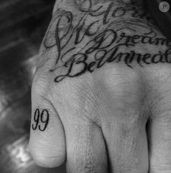 "99", tatouage de David Beckham dédié à sa femme Victoria - juillet 2015