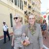 Kelly Rutherford , accompagnée de sa mère Ann Edwards, arrive au tribunal de Monaco pour tenter de récupérer la garde de ses enfants Hermès et Helena qui vivent avec leur père Daniel Giersch à Monaco. Le 3 septembre 2015