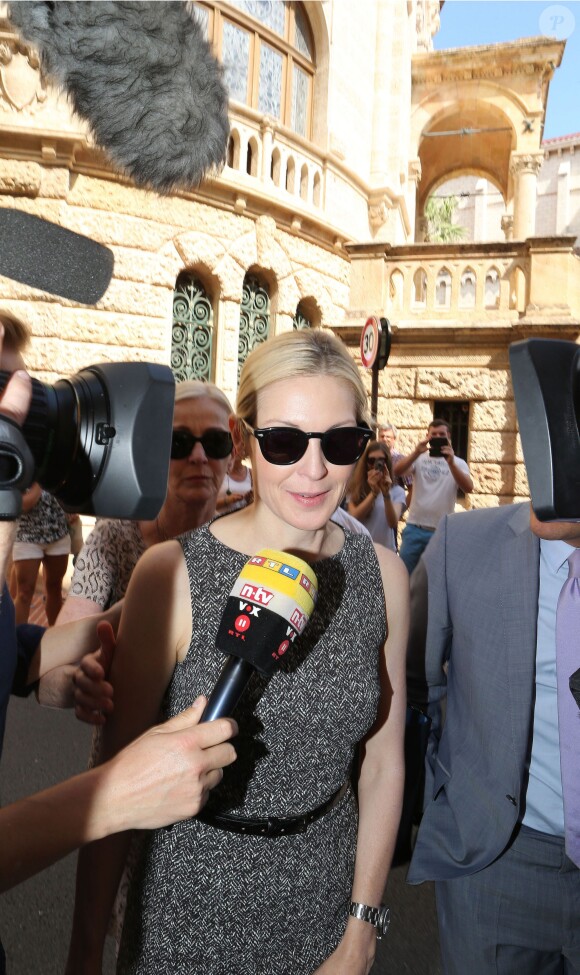 Kelly Rutherford , accompagnée de sa mère Ann Edwards, arrive au tribunal de Monaco pour tenter de récupérer la garde de ses enfants Hermès et Helena qui vivent avec leur père Daniel Giersch à Monaco. Le 3 septembre 2015.