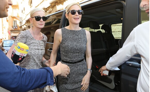 Kelly Rutherford , accompagnée de sa mère Ann Edwards, arrive au tribunal de Monaco pour tenter de récupérer la garde de ses enfants Hermès et Helena qui vivent avec leur père Daniel Giersch à Monaco. Le 3 septembre 2015.