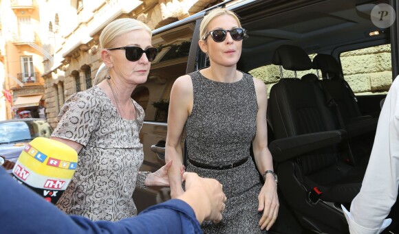 Kelly Rutherford , accompagnée de sa mère Ann Edwards, arrive au tribunal de Monaco pour tenter de récupérer la garde de ses enfants Hermès et Helena qui vivent avec leur père Daniel Giersch à Monaco. Le 3 septembre 2015.