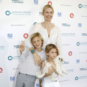 Malgré la perte définitive de la garde de ses enfants, qu'elle a pour tout l'été en vacances, l'actrice Kelly Rutherford, son fils Hermes et sa fille Helena ont assisté à l'oeuvre caritative "Ovarian Cancer Research Fund's Super Saturday" à Water Mill. Le 25 juillet 2015 P