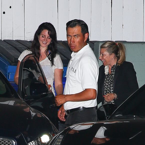Lana Del Rey et son petit-ami Francesco Carrozzini sont allés dîner au Giorgio Baldi Restaurant avec des amis à Santa Monica, Los Angeles, le 2 septembre 2015