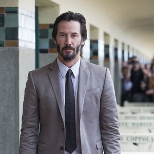 L'acteur Keanu Reeves inaugure sa cabine sur les planches lors du 41e Festival du film américain de Deauville, le 4 septembre 2015.