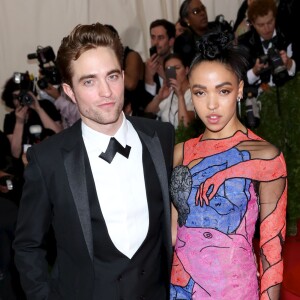 FKA Twigs, Robert Pattinson - Soirée Costume Institute Gala 2015 (Met Ball) au Metropolitan Museum, célébrant l'ouverture de Chine: à travers le miroir à New York. Le 4 mai 2015.