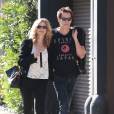Kevin Bacon et sa femme Kyra Sedgwick font du shopping a West Hollywood, le 1 octobre 2013