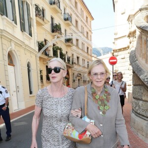 Caroline Lagerfelt et Helen Chaitman - Kelly Rutherford, accompagnée de Caroline Lagerfelt (qui joue le rôle de sa mère dans la série Gossip Girl), arrivent au tribunal de Monaco. Elle tente de récupérer la garde de ses enfants Hermès et Helena qui vivent avec leur père Daniel Giersch à Monaco. Le 3 septembre 2015.