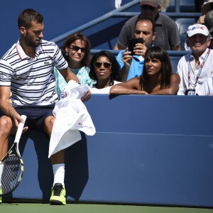 Shy'm assiste au match de Benoît Paire en huitième de finale de l'US Open, à l'USTA Billie Jean King National Tennis Center de Flushing dans le Queens à New York, le 6 septembre 2015